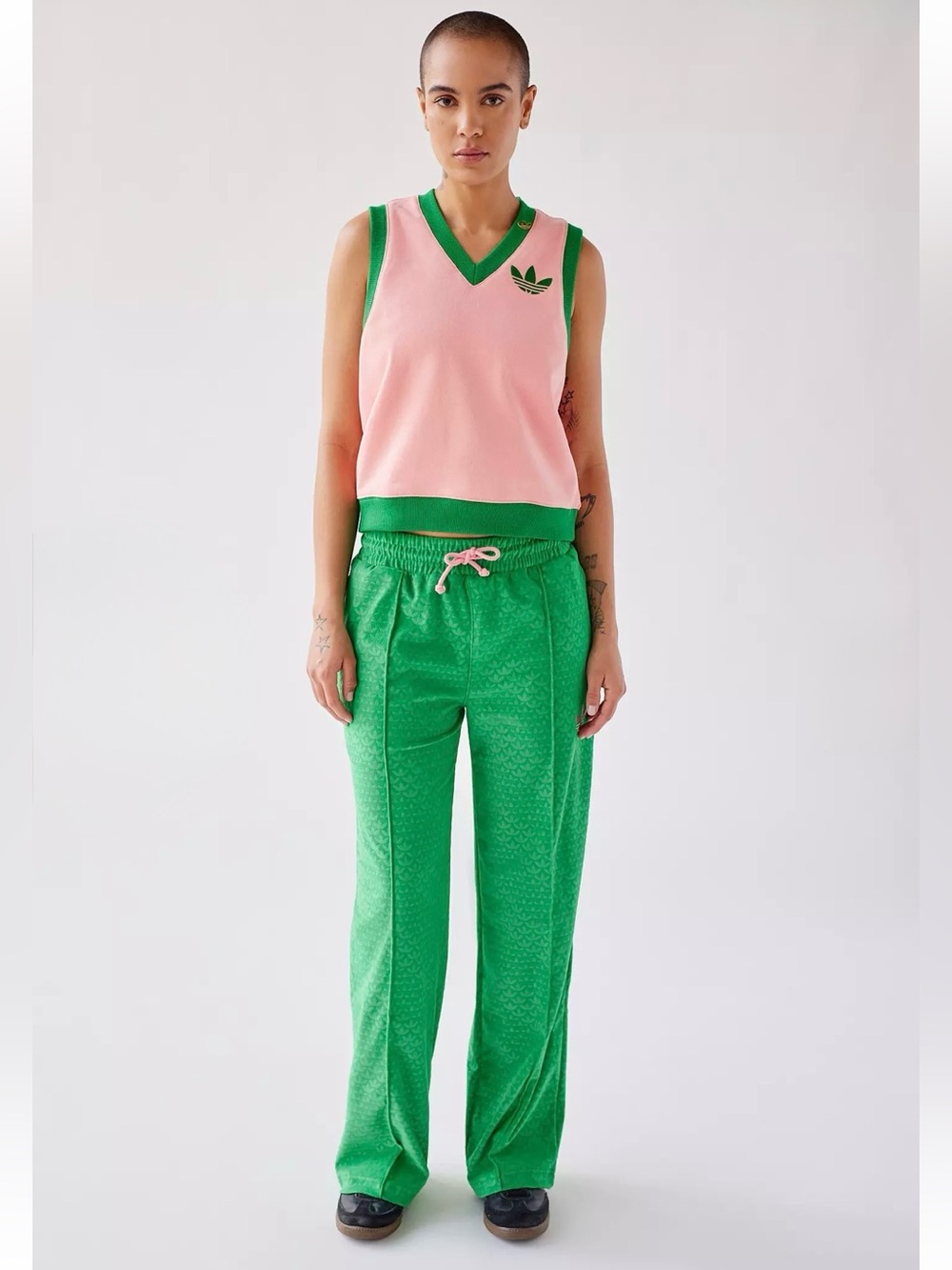 EUC Adidas Originals Women's Heritage Now Velour Monogram Trefoil Track Pant - S - Picture 2 of 16